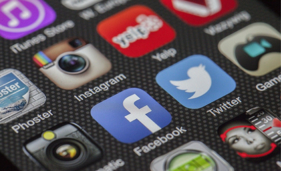 social media etiquette